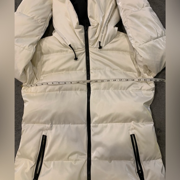 Arctic Expedition Cream and Black Coat - Picture 10 of 12